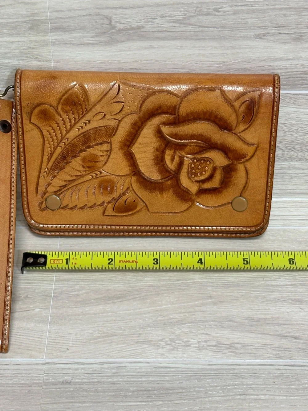VTG Say Mexico / Floral Embossed Leather Wallet Wristlet